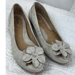 BOC Born Women 10 Gold/White Faux Leather Loafer Flower Adornment Summer Shoe